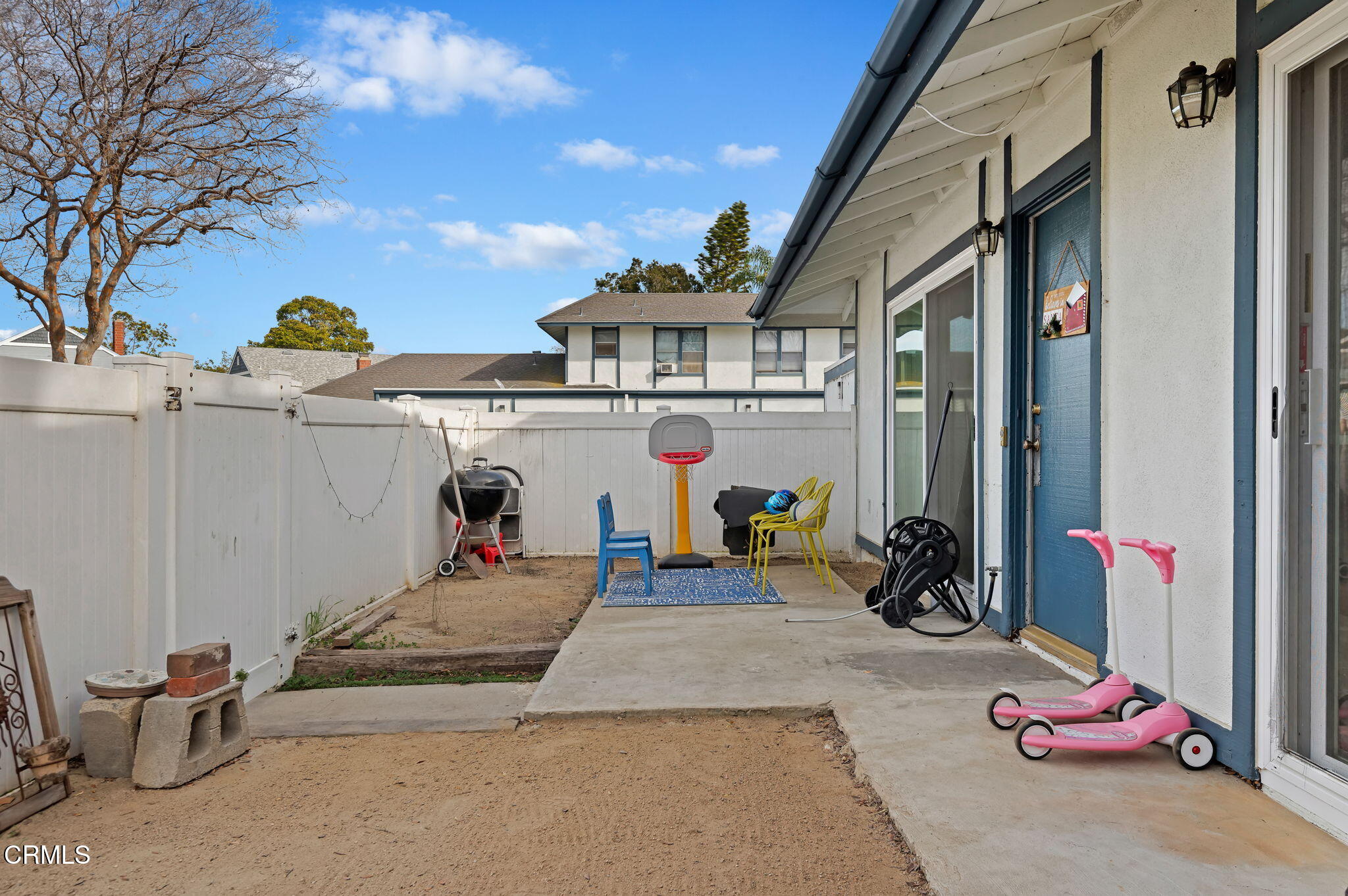 2018 Miramar Walk Oxnard, CA 93035 - Photo 4 of 22 3-web-or-mls-03 - Front Yard