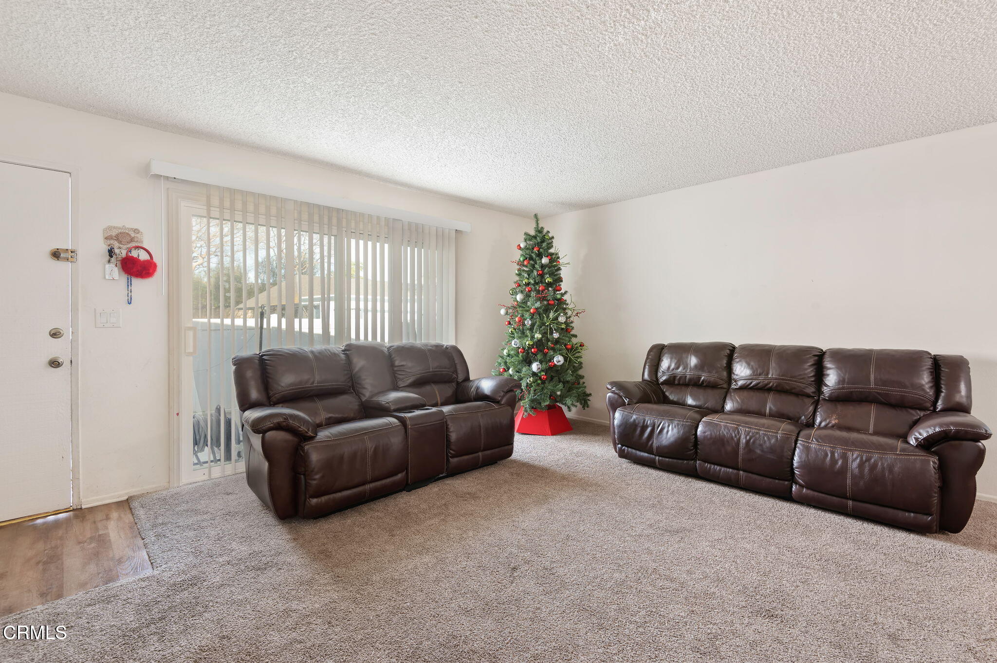 2018 Miramar Walk Oxnard, CA 93035 - Photo 6 of 22 5-web-or-mls-05 - Living Room