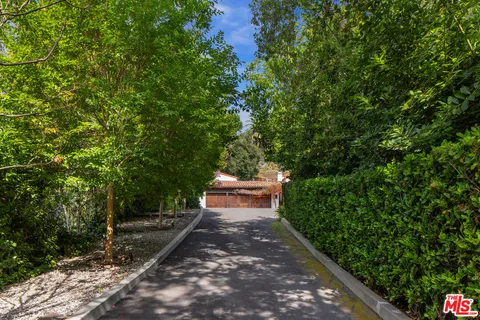 $11,985,000 | 1744 Reedvale Lane, Los Angeles, CA 90049