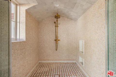 $11,985,000 | 1744 Reedvale Lane, Los Angeles, CA 90049