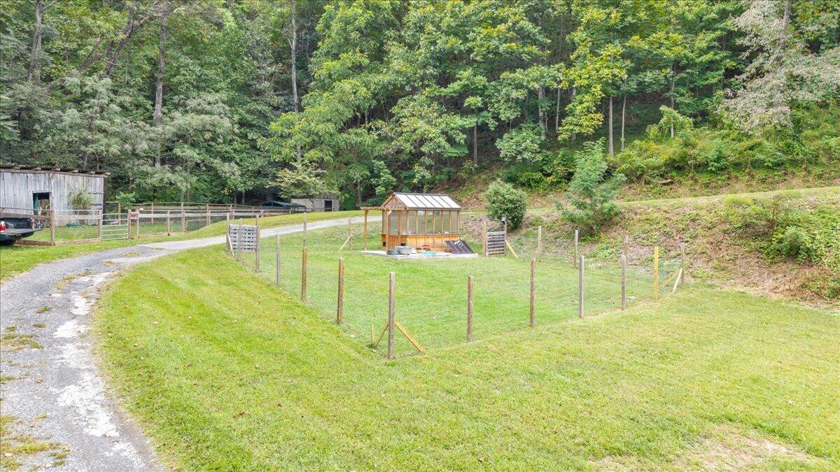 7965 Franklin Road Boones Mill, VA 24065 - Photo 94 of 114 108-DJI_20260928151036_0390_D