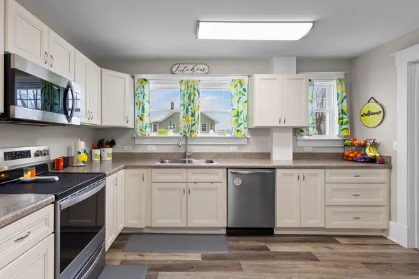 $226,000 | 1001 West Michigan Avenue, Jackson, MI 49202