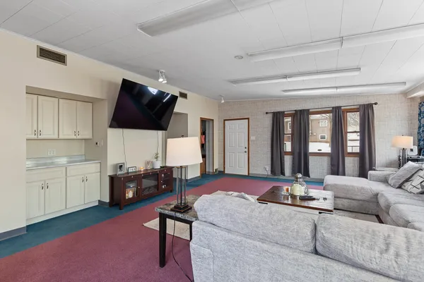 $226,000 | 1001 West Michigan Avenue, Jackson, MI 49202