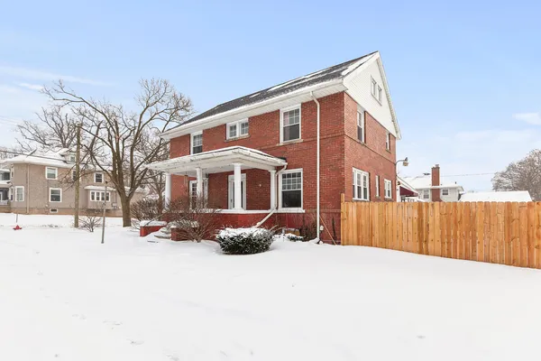 $226,000 | 1001 West Michigan Avenue, Jackson, MI 49202