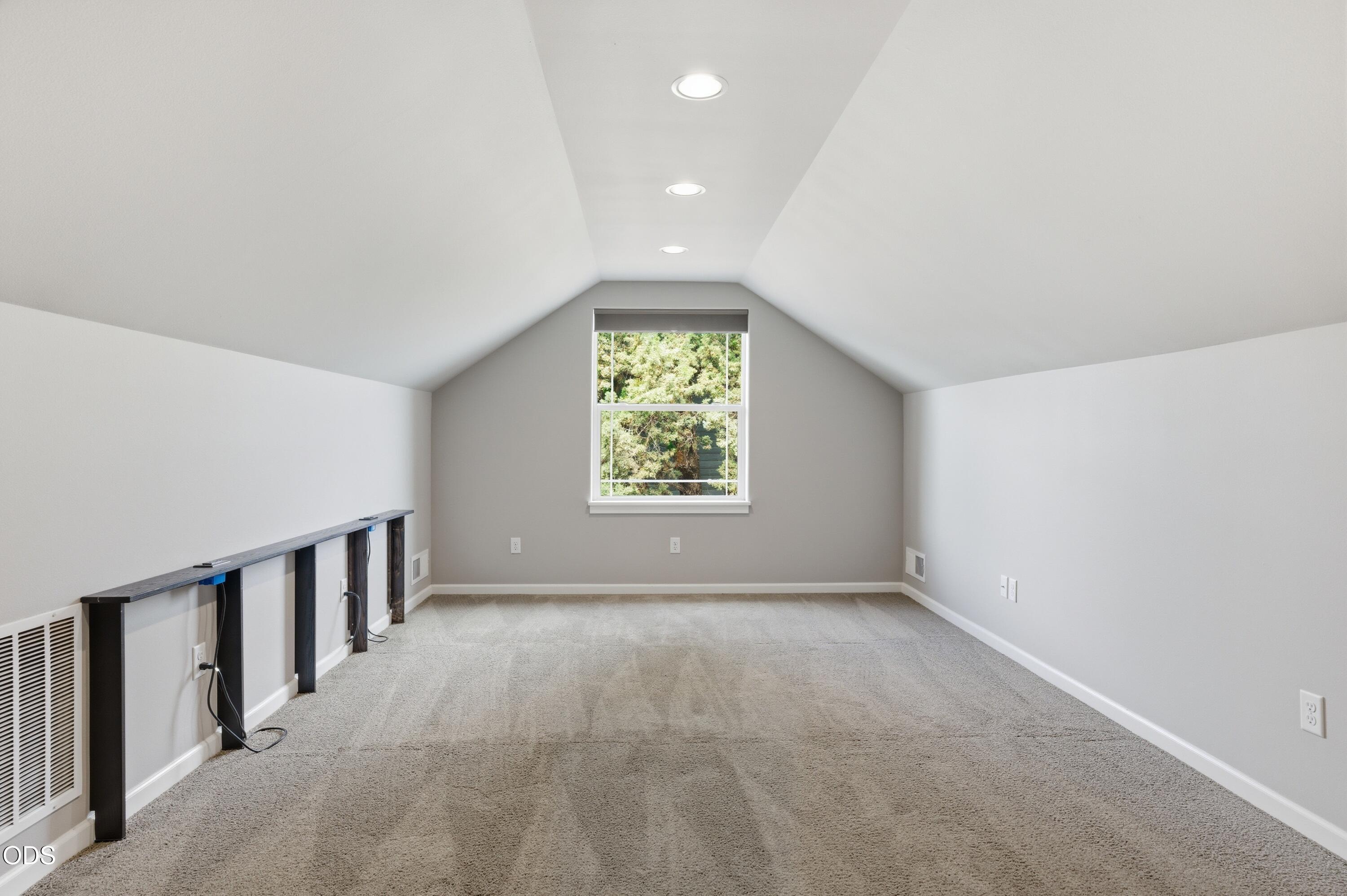 62719 Hawkview Road Bend, OR 97701 - Photo 29 of 55
