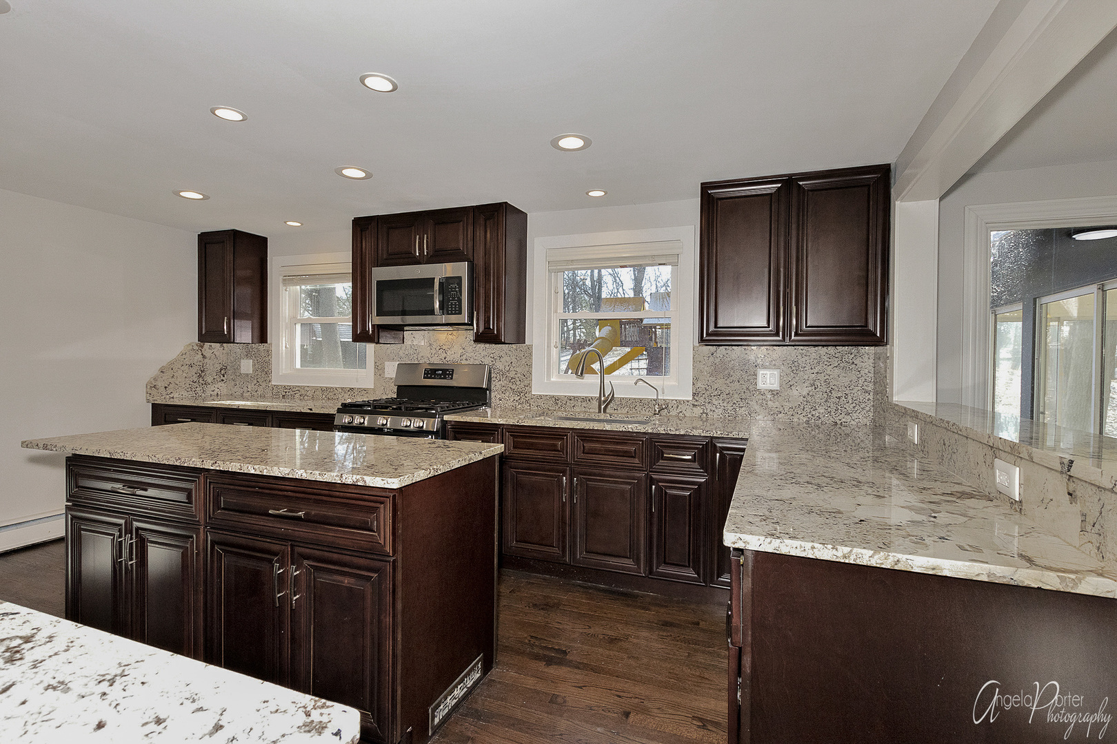 30W641 West Irving Park Road Elgin, IL 60120 - Photo 14 of 57