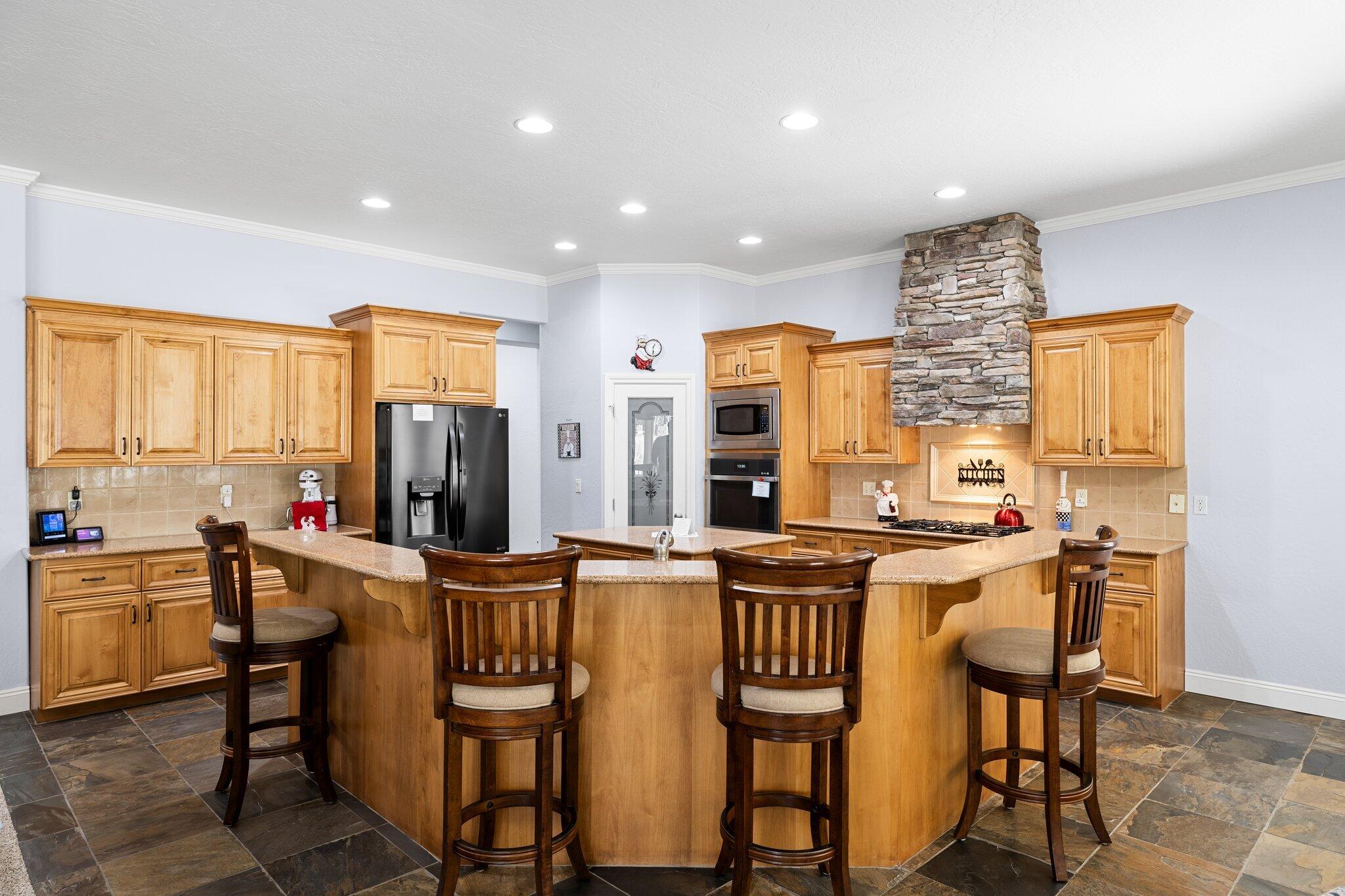 4730 Murrelet Road Klamath Falls, OR 97601 - Photo 14 of 36 20-web-or-mls-_D9A8755