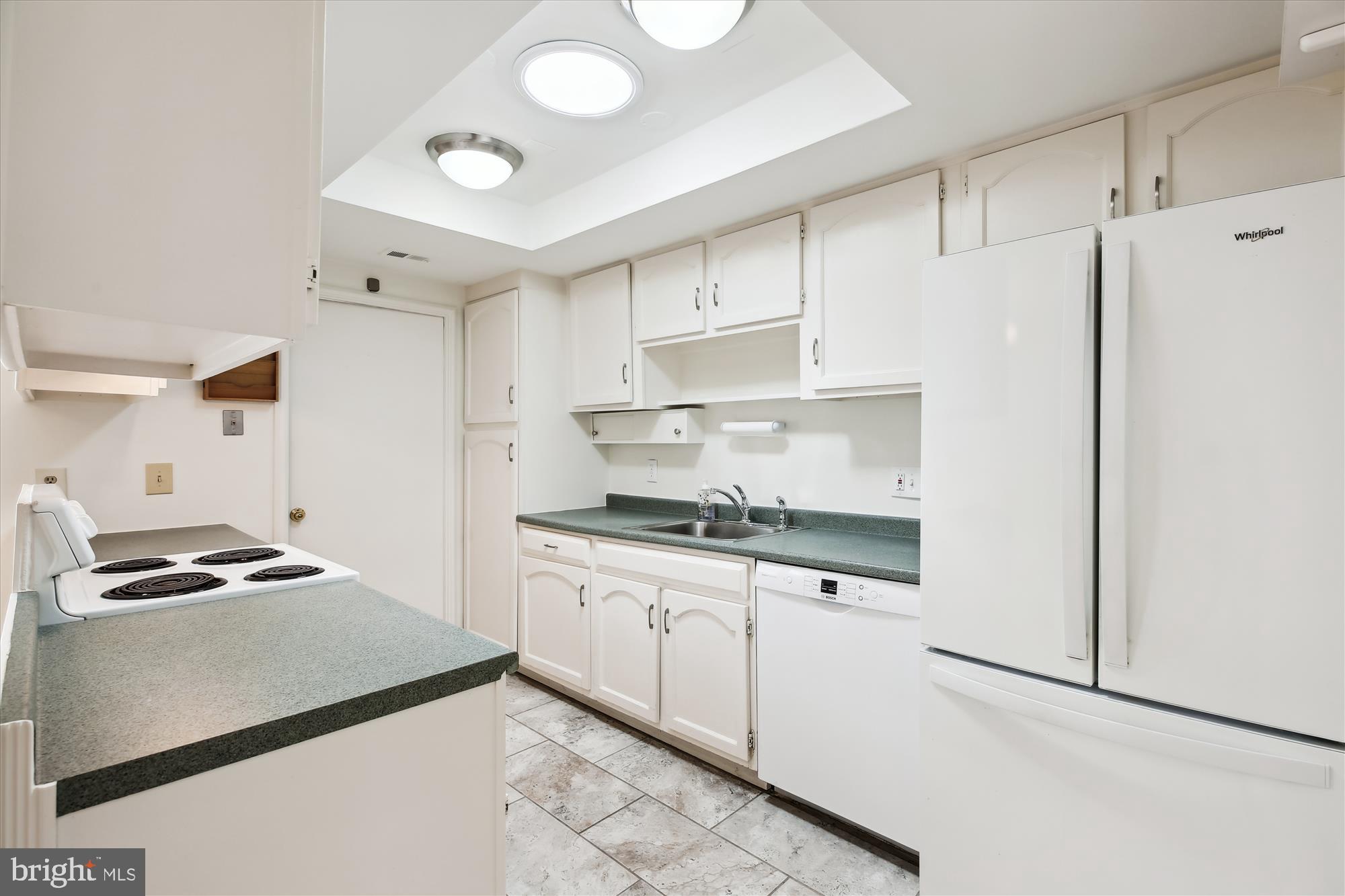3636 Edelmar Terrace, Unit 123 Silver Spring, MD 20906 - Photo 11 of 46 Kitchen