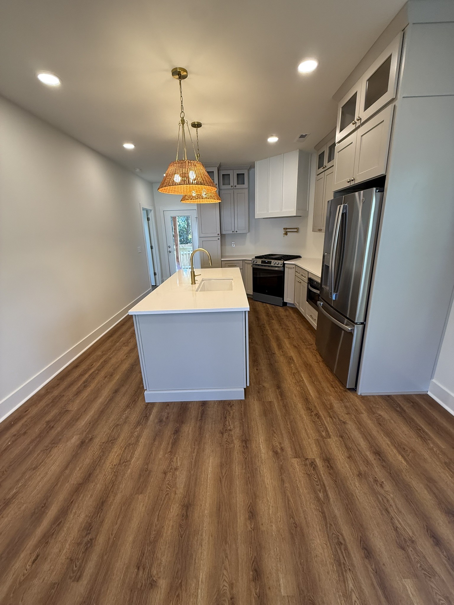 910 East 17th Avenue Springfield, TN 37172 - Photo 3 of 17 a living room with furniture and a wooden floor