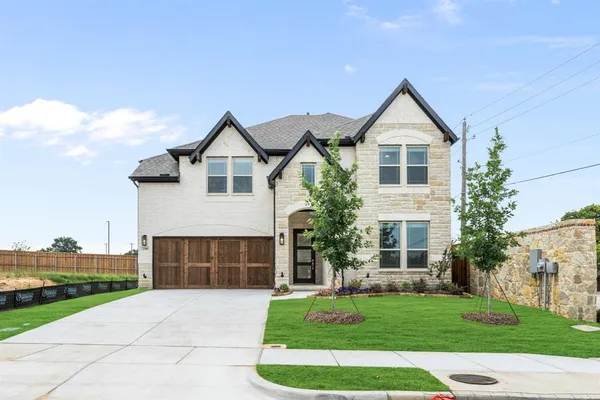 $828,888 | 2300 Legacy Oaks Lane, Bedford, TX 76021