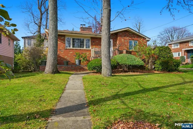 $5,000 | 36 Marjorie Terrace, Englewood Cliffs, NJ 07632