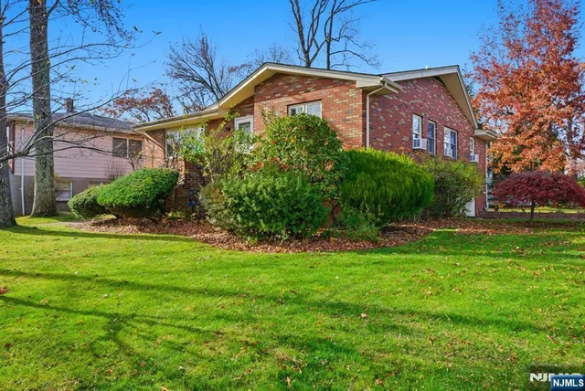 $5,000 | 36 Marjorie Terrace, Englewood Cliffs, NJ 07632