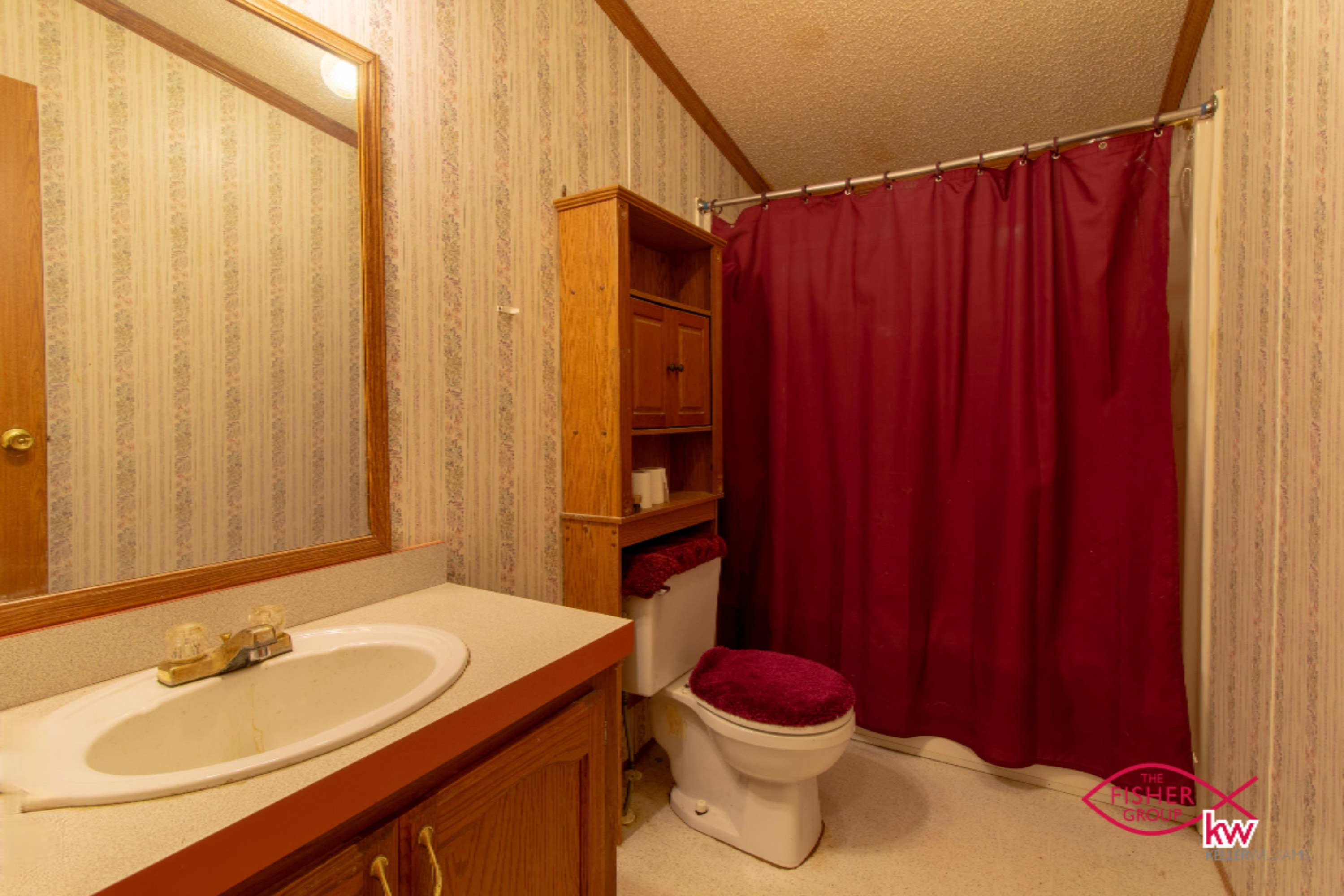 9104 Peck Lake Road Lowell, MI 49331 - Photo 13 of 31 Bathroom