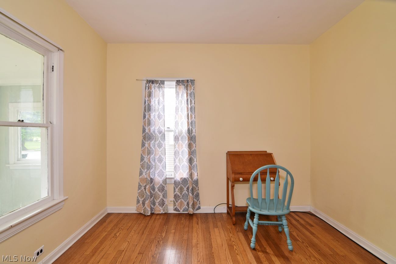 1532 Sheridan Road Cleveland, OH 44121 - Photo 20 of 29 Bedroom 1
