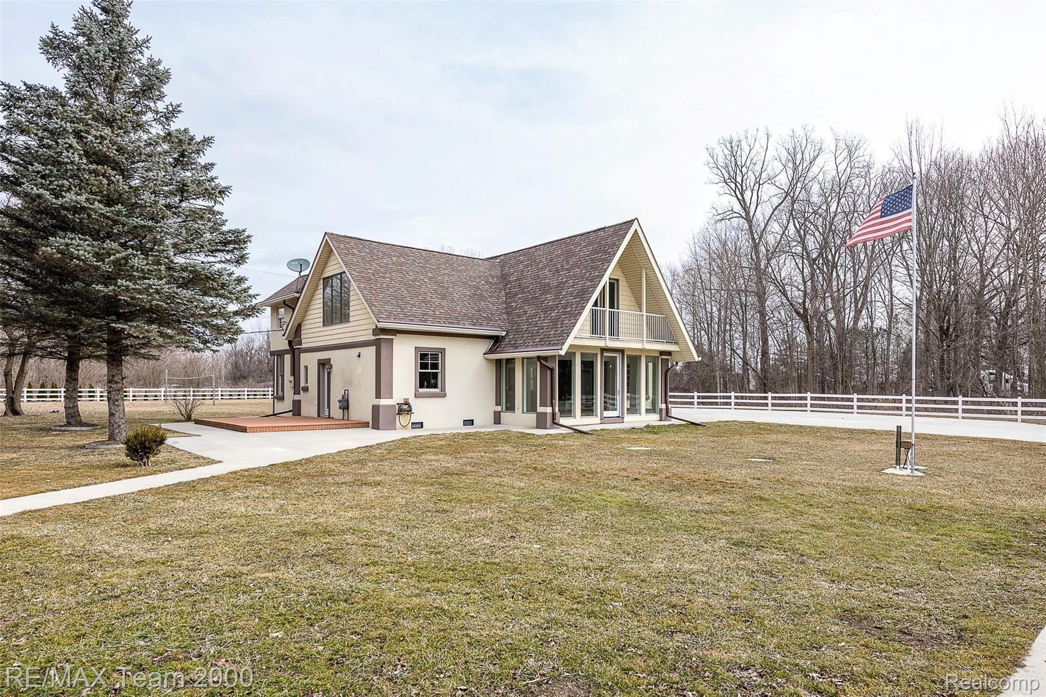 10427 Bemis Road Willis, MI 48191 - Photo 4 of 41 DSC_9400.jpg