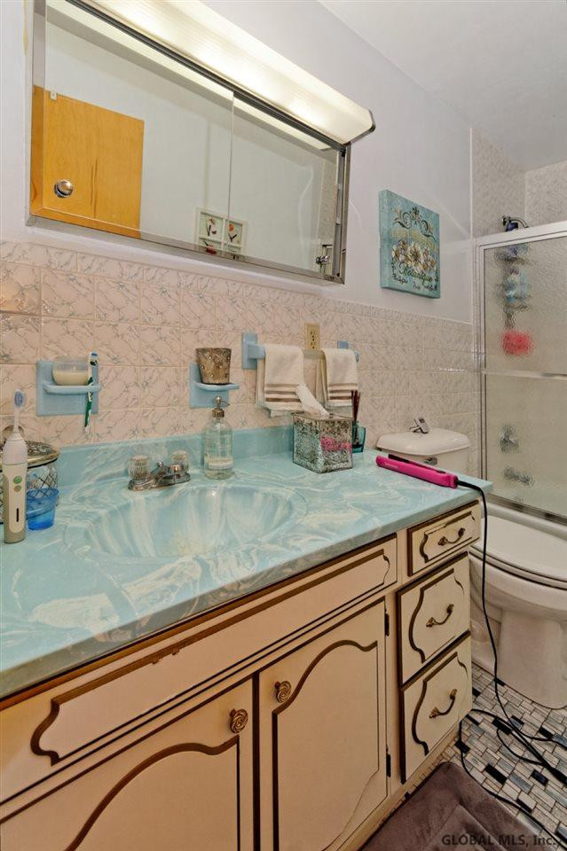 401 Krumkill Road Bethlehem, NY 12203 - Photo 18 of 25 Photo 18