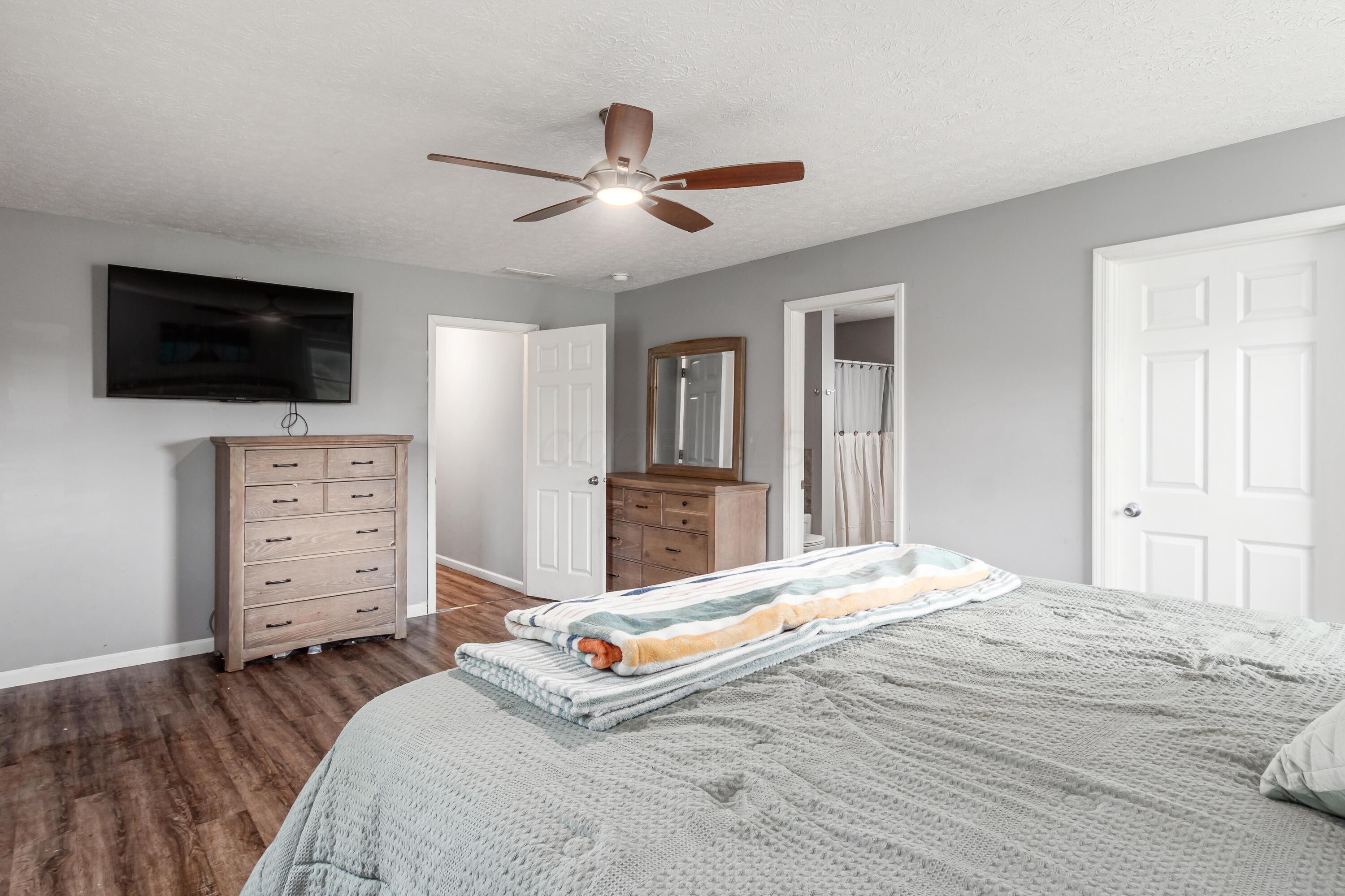 4795 Lake Road London, OH 43140 - Photo 35 of 44 b_-_4795_Lake_Rd_063