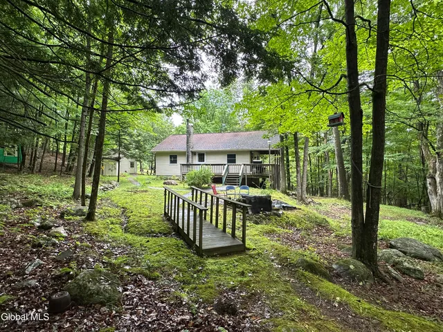 $275,000 | 24 Hollow Haven, Hague, NY 12836