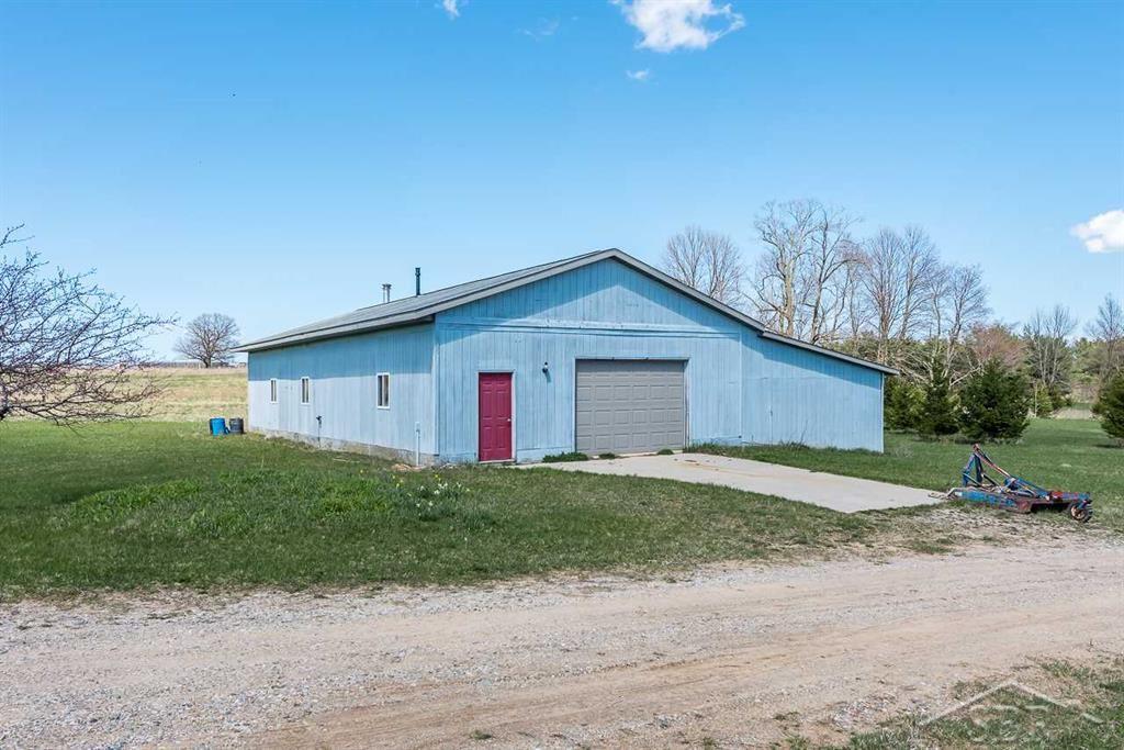 6085 Round Lake Road Gladwin, MI 48624 - Photo 31 of 38