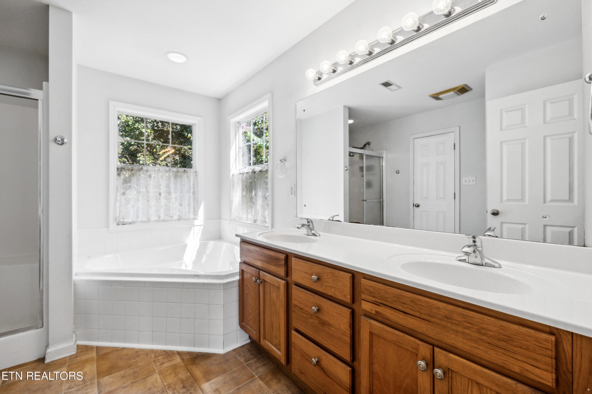 1858 Falling Waters Road Knoxville, TN 37922 - Photo 22 of 47 Gallery Image 22