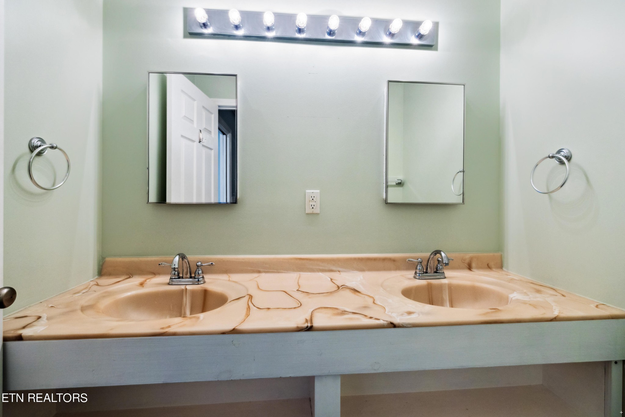 1858 Falling Waters Road Knoxville, TN 37922 - Photo 37 of 47 Gallery Image 37