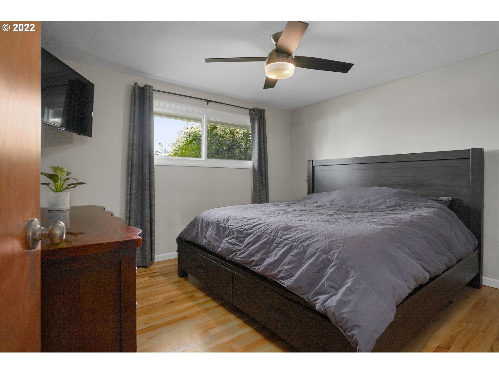 1771 Linwood Street Eugene, OR 97404 - Photo 15 of 22 a bedroom with a bed and a desk