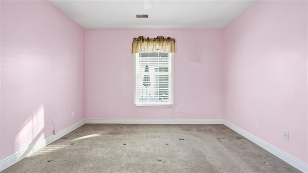 604 Elm Way Coraopolis, PA 15108 - Photo 21 of 30 an empty room with a window