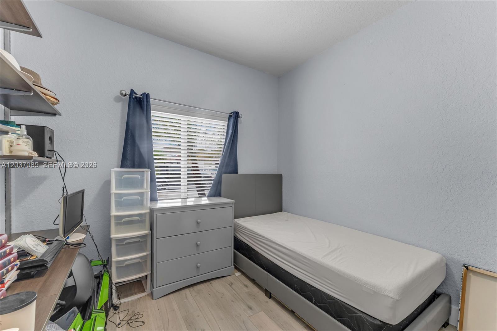 4449 Southwest 164th Path Miami, FL 33185 - Photo 14 of 40