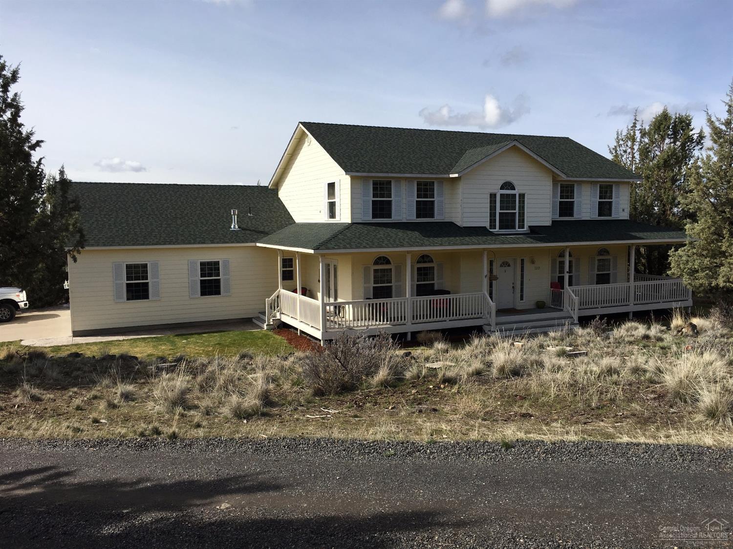 7213 Southeast Mark Road Prineville, OR 97754 - Photo 1 of 25 Primary Photo