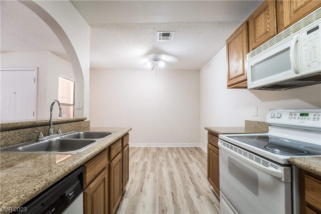 1515 East Reno Avenue, Unit C206 Las Vegas, NV 89119 - Photo 5 of 26