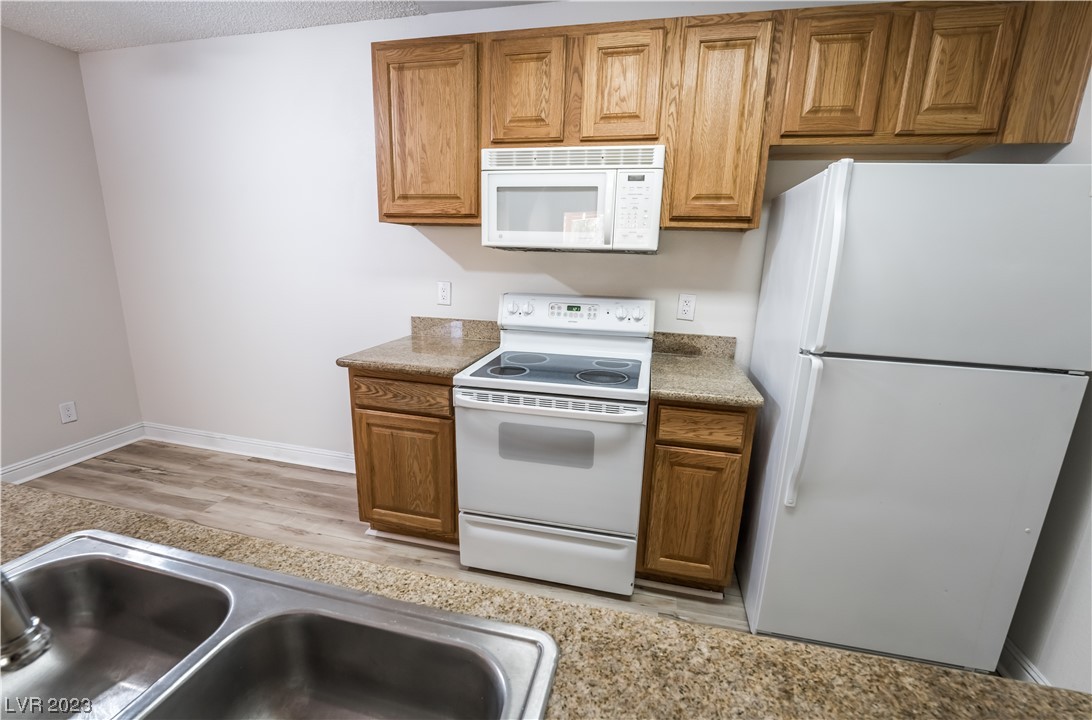 1515 East Reno Avenue, Unit C206 Las Vegas, NV 89119 - Photo 6 of 26