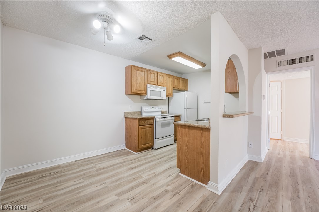 1515 East Reno Avenue, Unit C206 Las Vegas, NV 89119 - Photo 8 of 26
