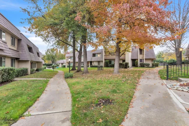 $295,000 | 6064 Vía Casitas, Carmichael, CA 95608