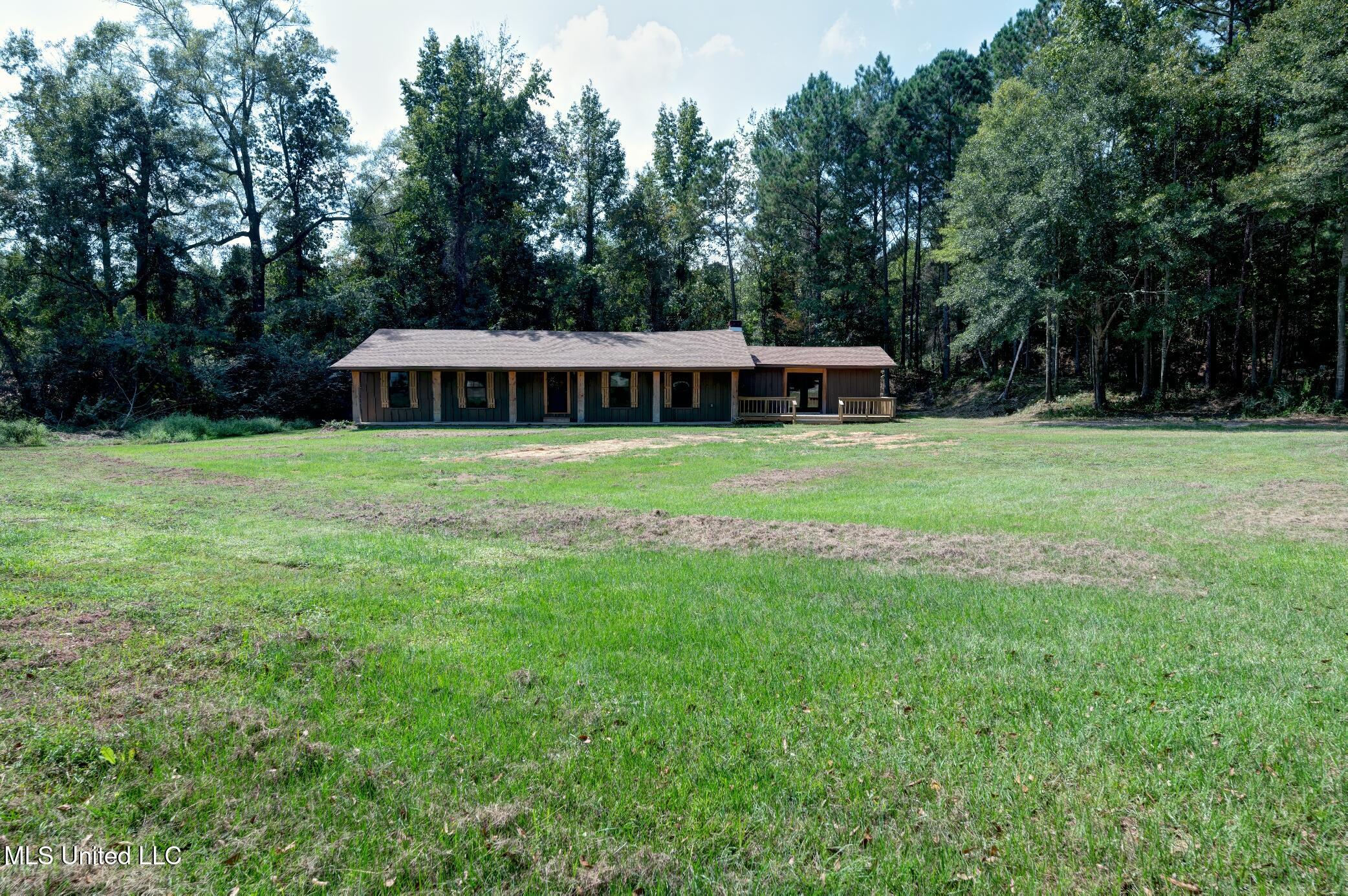 761 Thaggard Road Carthage, MS 39051 - Photo 2 of 25 01761ThaggardRd