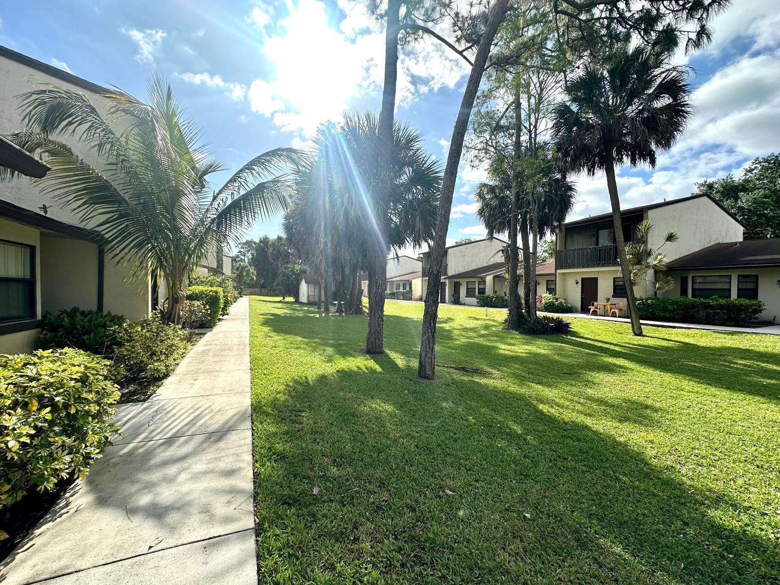 1244 North Haverhill Road, Unit 1 West Palm Beach, FL 33417 - Photo 13 of 16 c120ccd7-f0e5-495a-8d66-ea428f67d250