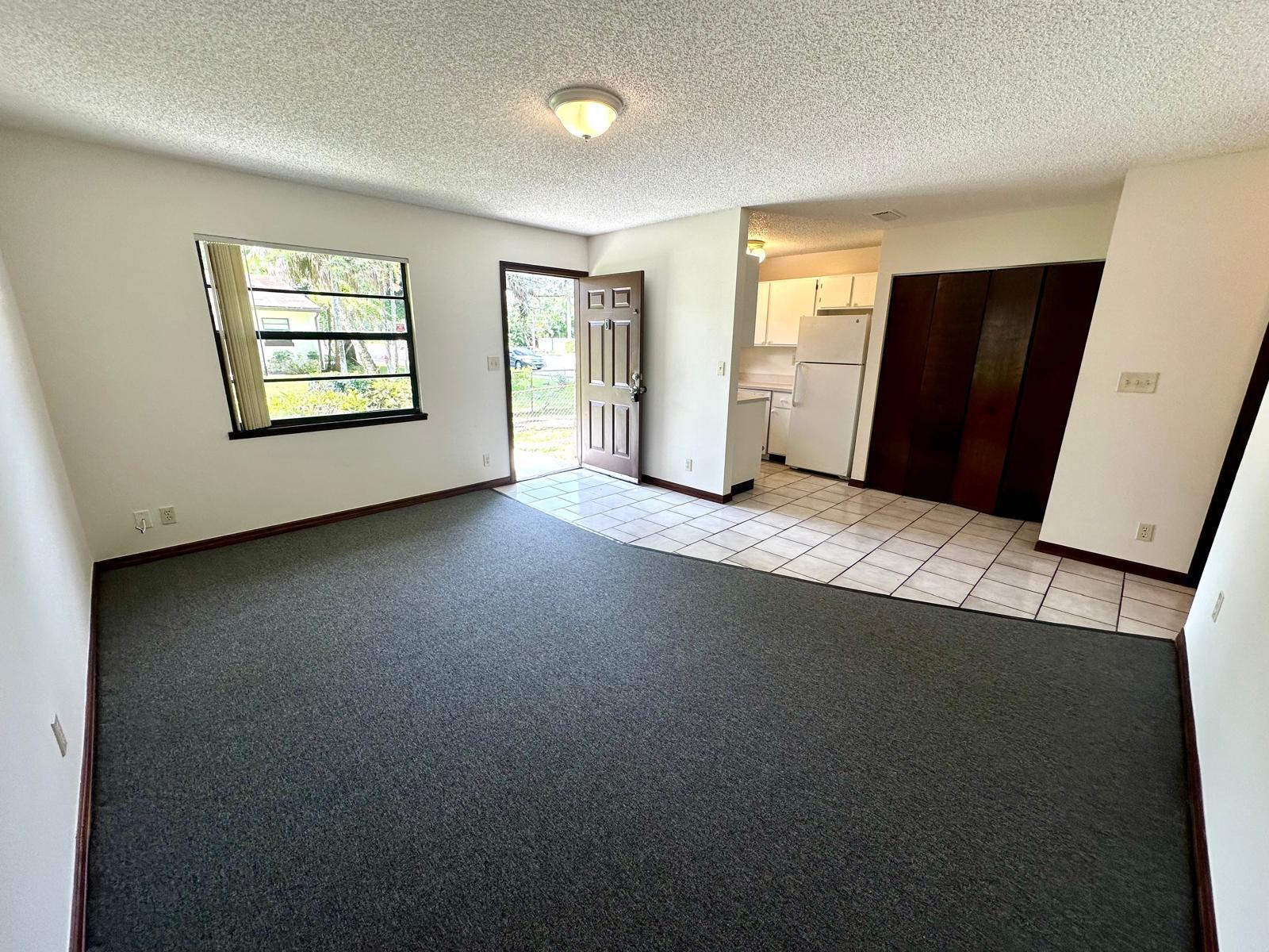 1244 North Haverhill Road, Unit 1 West Palm Beach, FL 33417 - Photo 3 of 16 0785b3e4-ed32-4b98-96e8-eb5db3ca1360