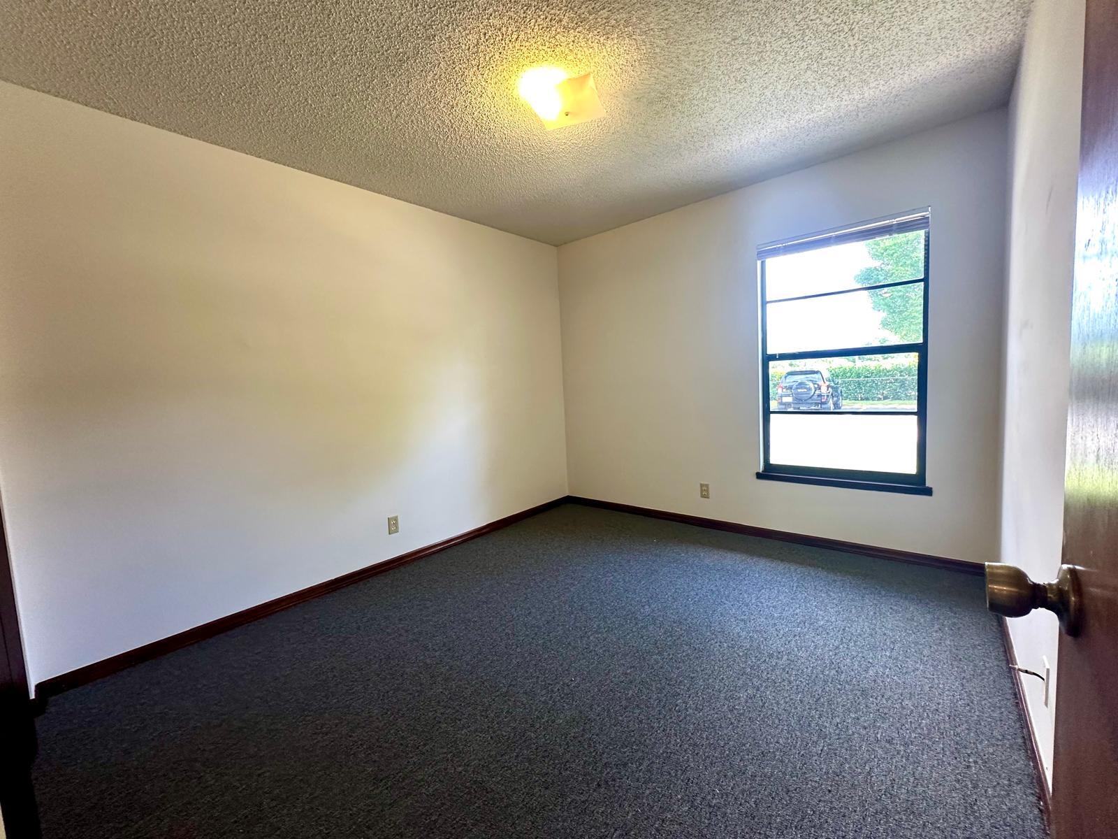 1244 North Haverhill Road, Unit 1 West Palm Beach, FL 33417 - Photo 4 of 16 f803b7ba-7e5a-417b-a667-1e5a01e55cb6