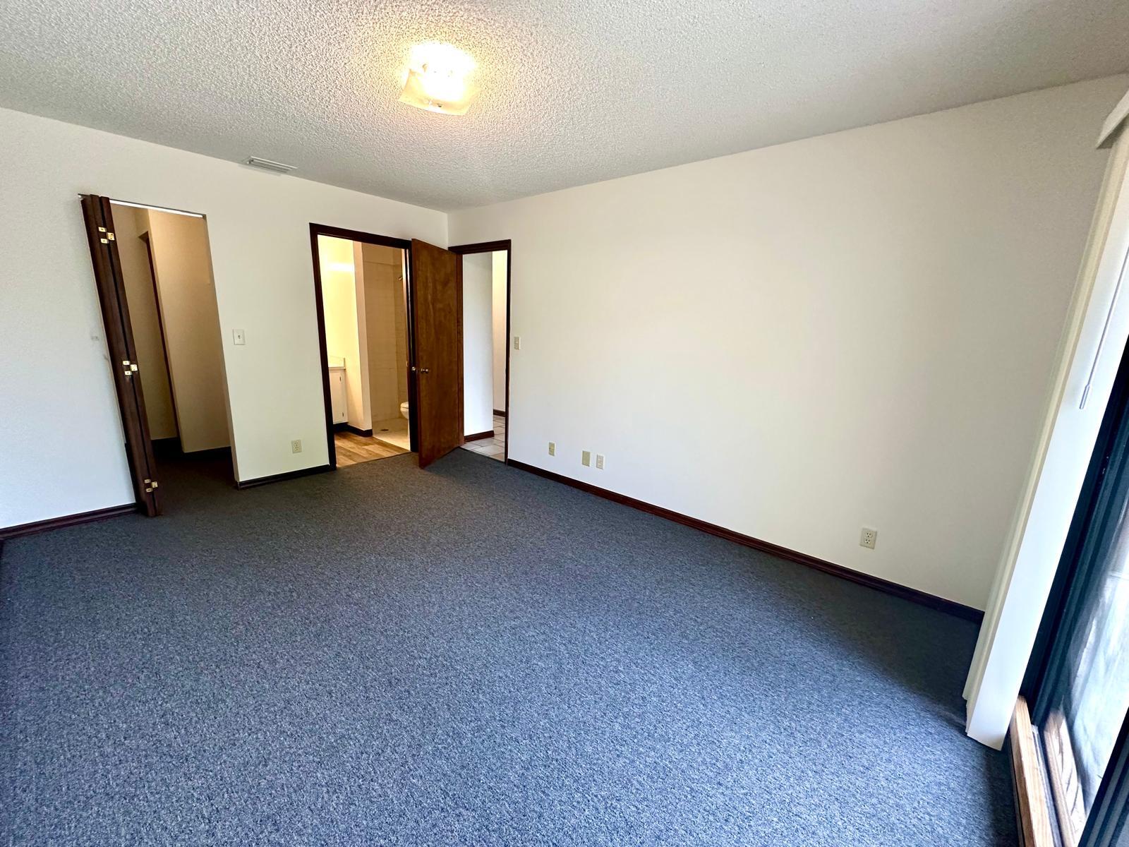 1244 North Haverhill Road, Unit 1 West Palm Beach, FL 33417 - Photo 9 of 16 ef728533-4d77-4cd5-bd4e-d0b680673e1c