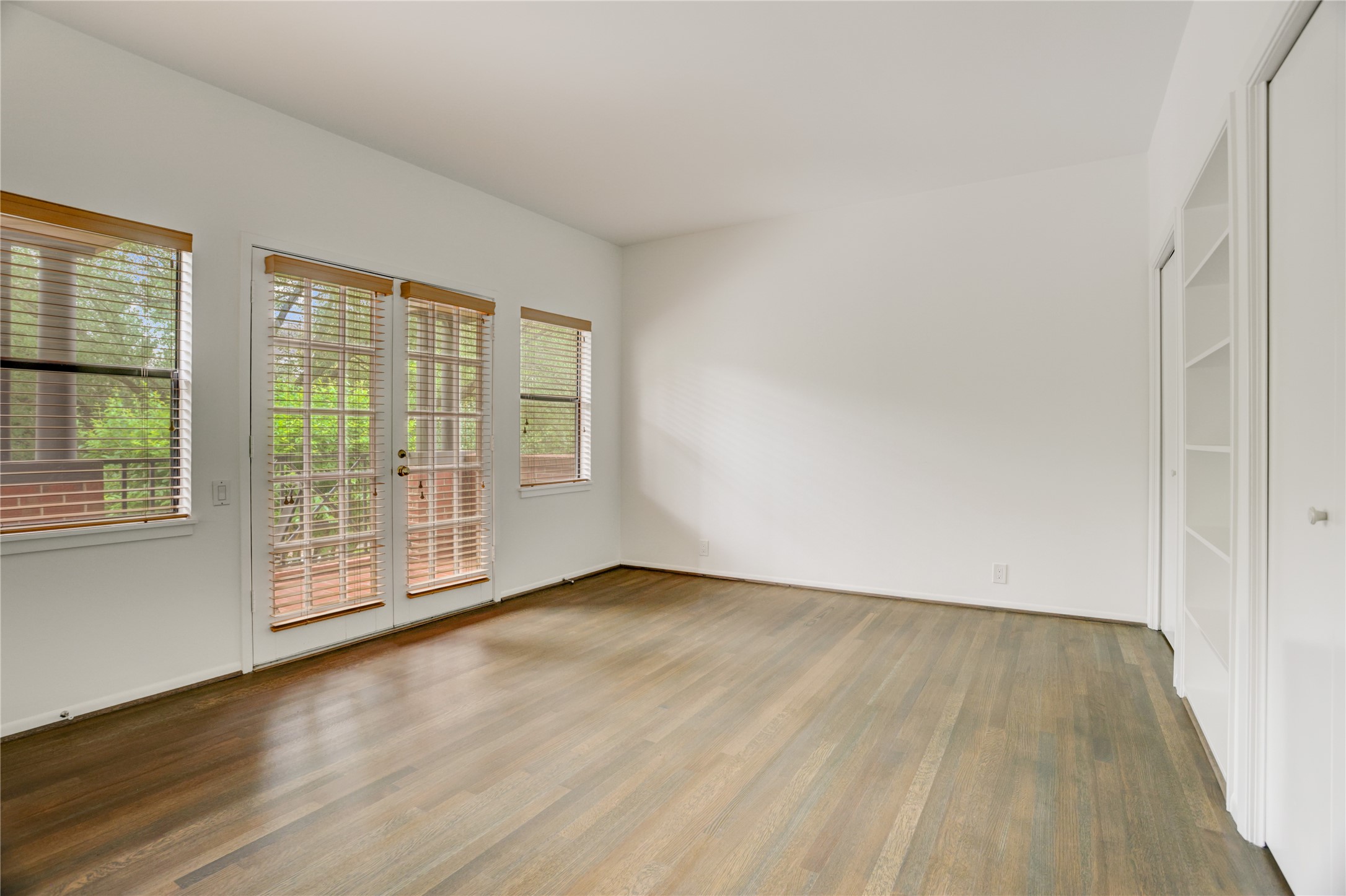 2629 Wroxton Road, Unit A Houston, TX 77005 - Photo 16 of 22 Spacious secondary bedroom perfect for guests or family members.