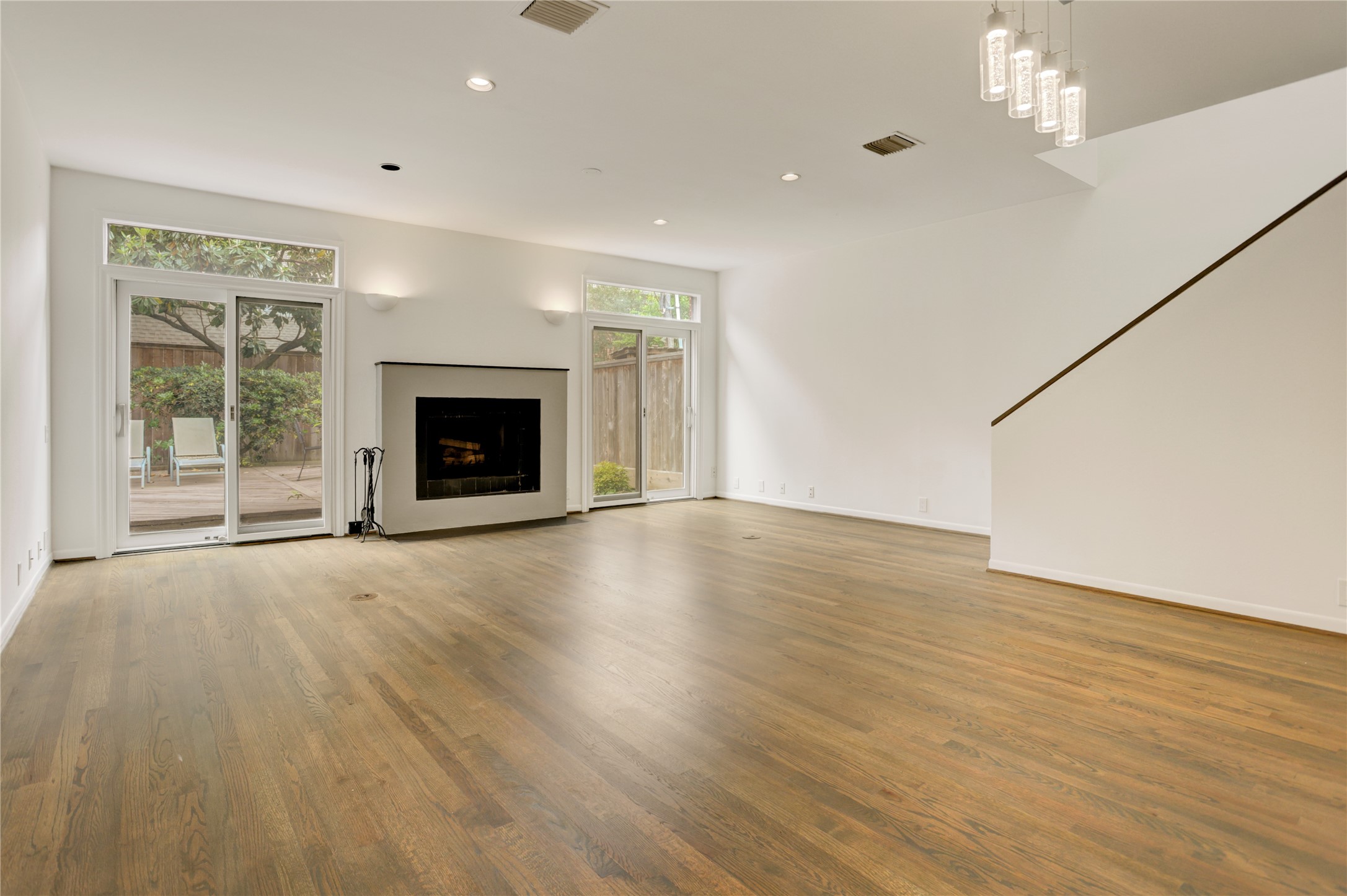 2629 Wroxton Road, Unit A Houston, TX 77005 - Photo 4 of 22 Bright and spacious living room perfect for relaxing or entertaining.