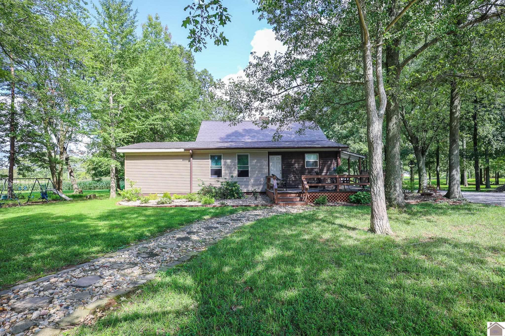 6755 Clinton Road Paducah, KY 42001 - Photo 4 of 25 Back of the House