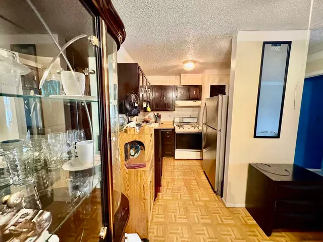 $1,400 | 247 North Neltnor Boulevard, Unit F2C, West Chicago, IL 60185