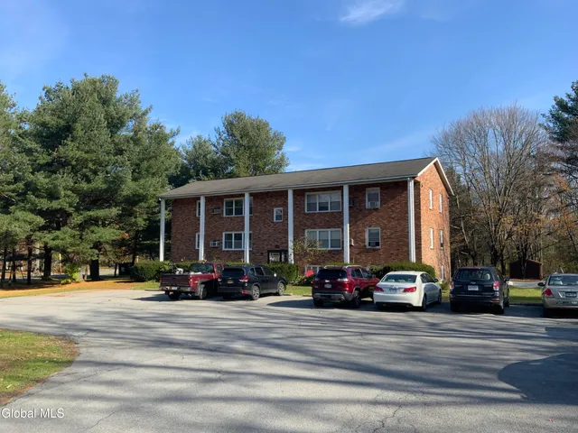 $1,500 | 11-21 Ashdown Road, Unit 15C, Clifton Park, NY 12019