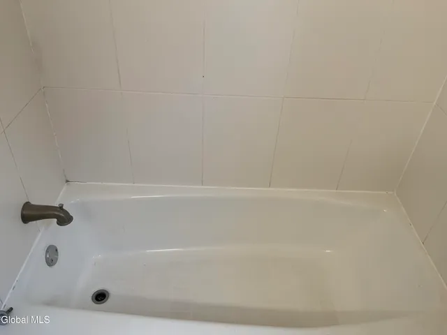 $1,500 | 11-21 Ashdown Road, Unit 15C, Clifton Park, NY 12019