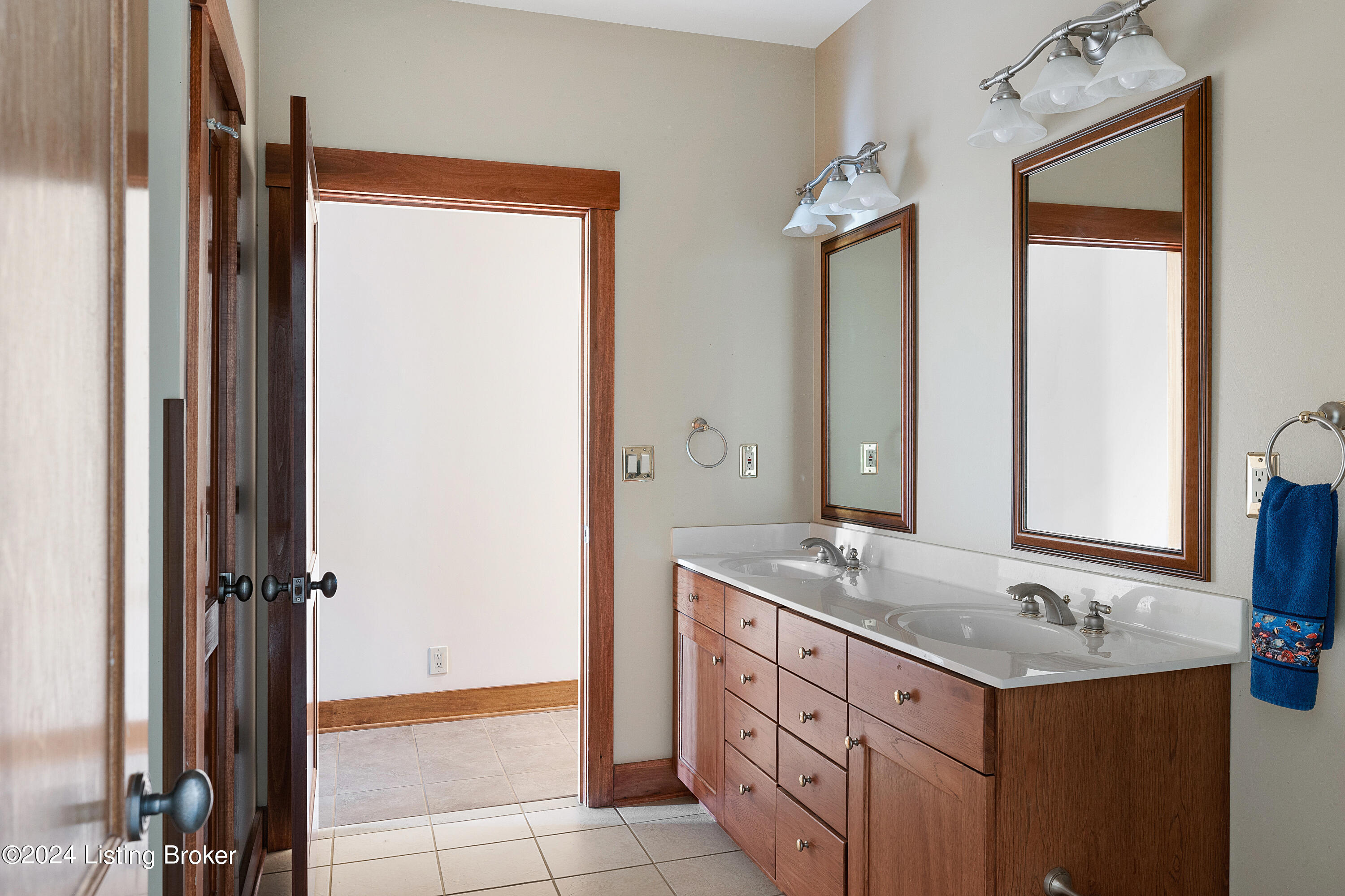 5908 Aiken Road Louisville, KY 40245 - Photo 61 of 86 Lower Level Jack and Jill Bath