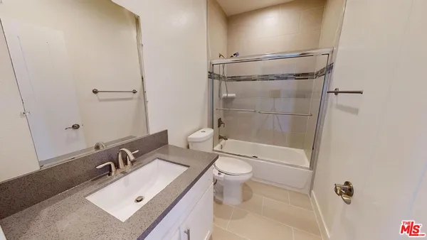 $3,500 | 146 1/2 Rosemont Avenue, Los Angeles, CA 90026