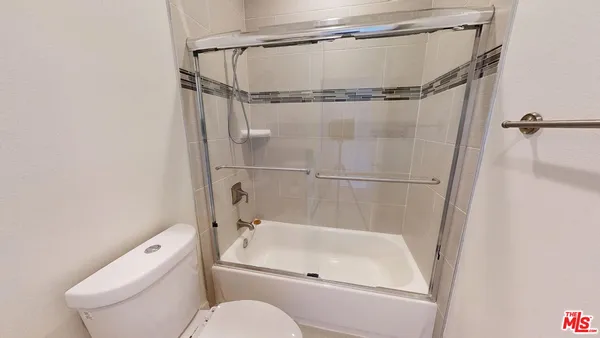 $3,500 | 146 1/2 Rosemont Avenue, Los Angeles, CA 90026