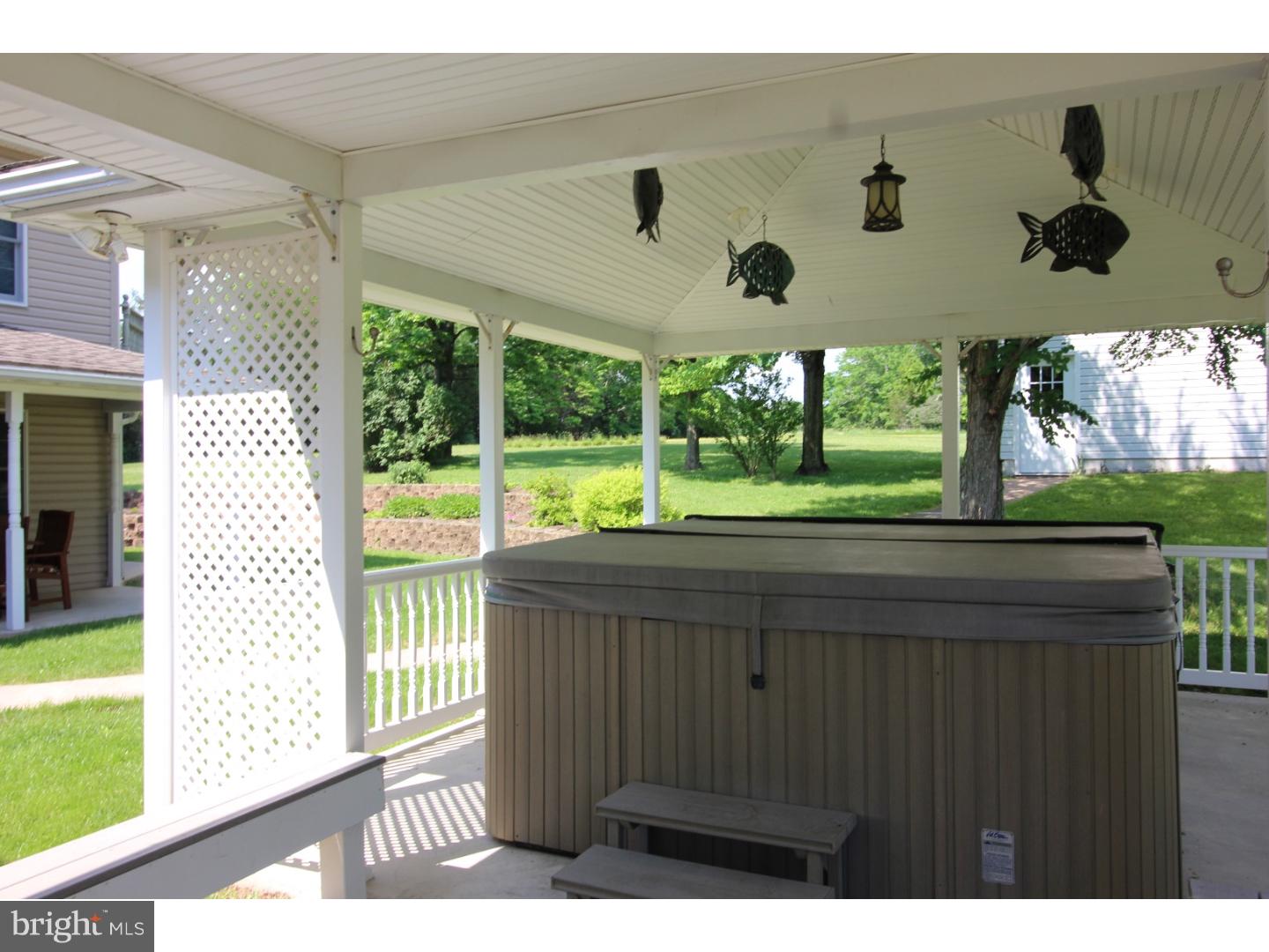 1372 Hendricks Road Pennsburg, PA 18073 - Photo 4 of 25