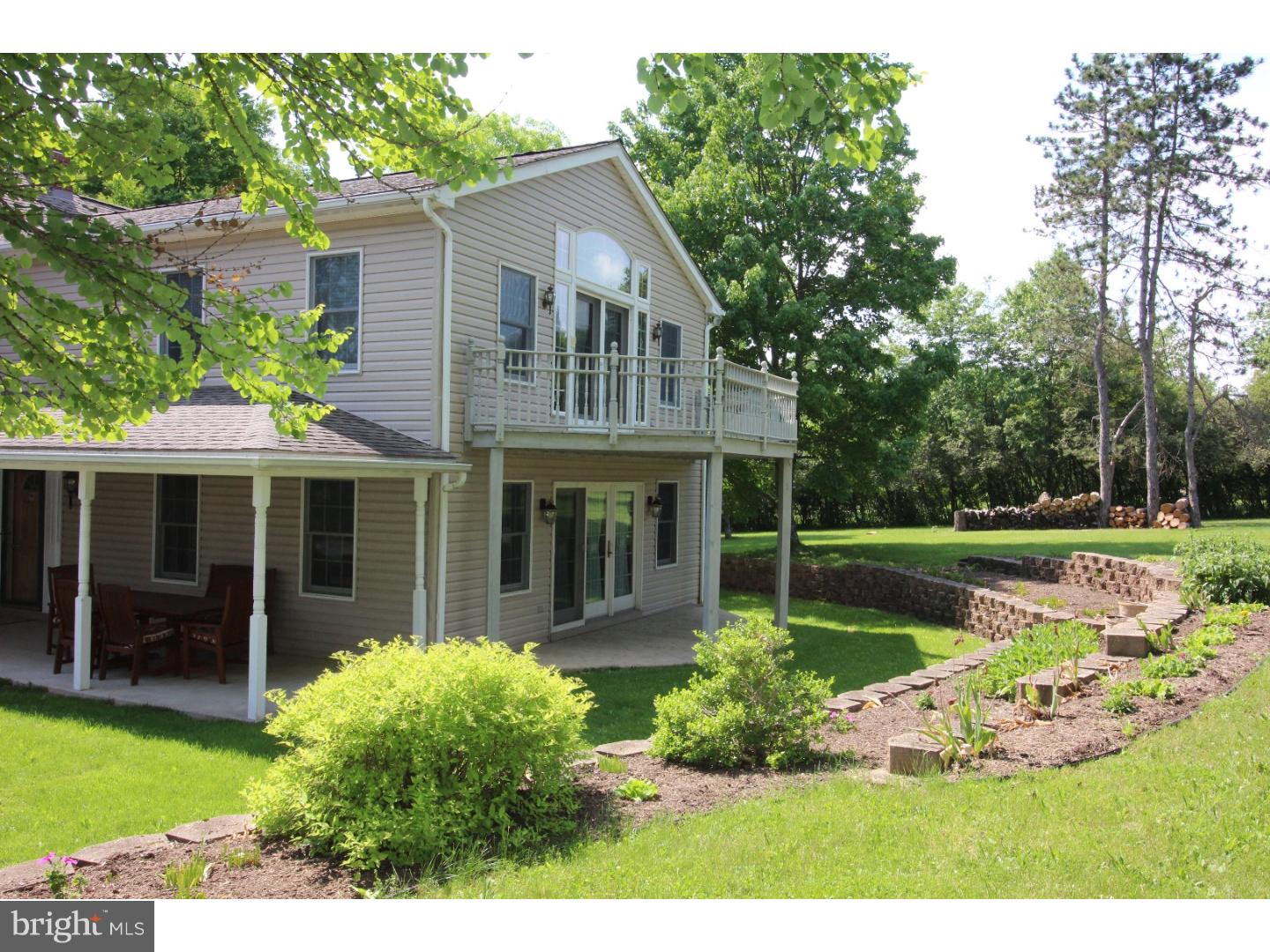 1372 Hendricks Road Pennsburg, PA 18073 - Photo 7 of 25