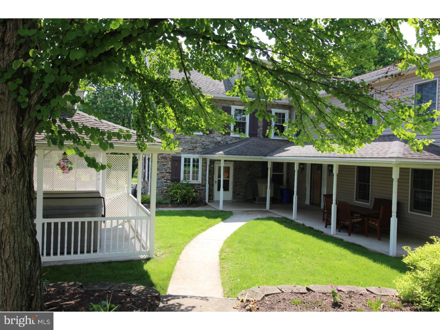 1372 Hendricks Road Pennsburg, PA 18073 - Photo 9 of 25